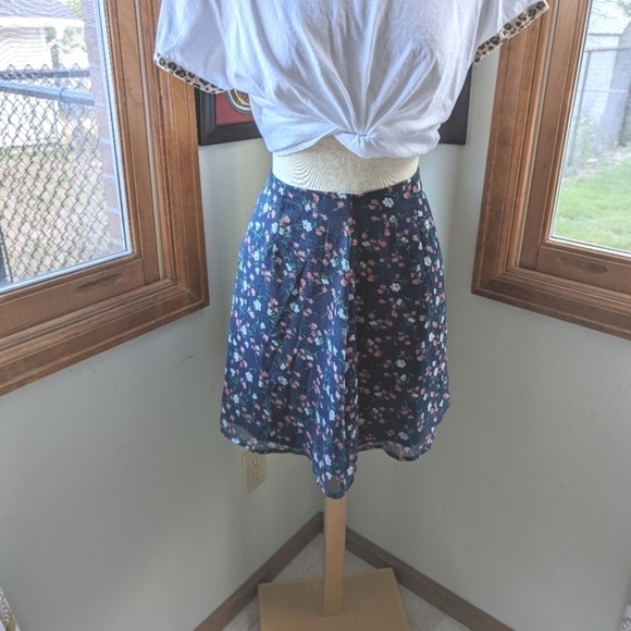 Wednesday's Girl Boho Mini Skirt in Blue Vintage Floral Size Medium - Picture 5 of 6